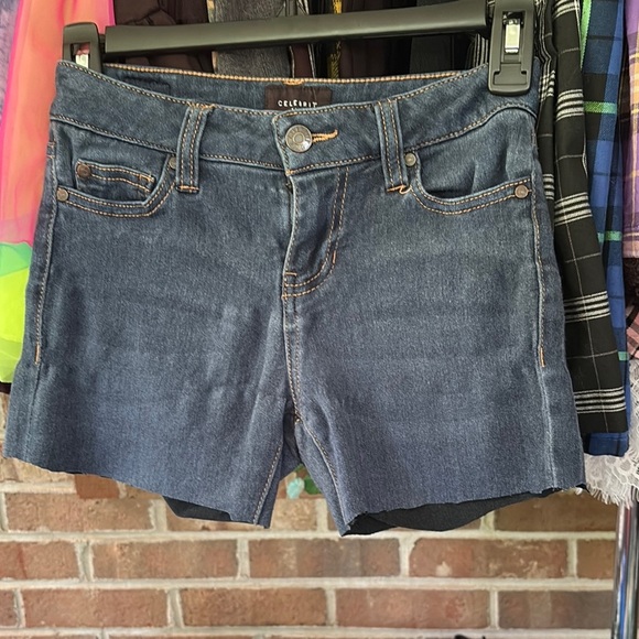 🤑Celebrity Pink Blue Jean Shorts Relaxed Fit - Picture 1 of 4